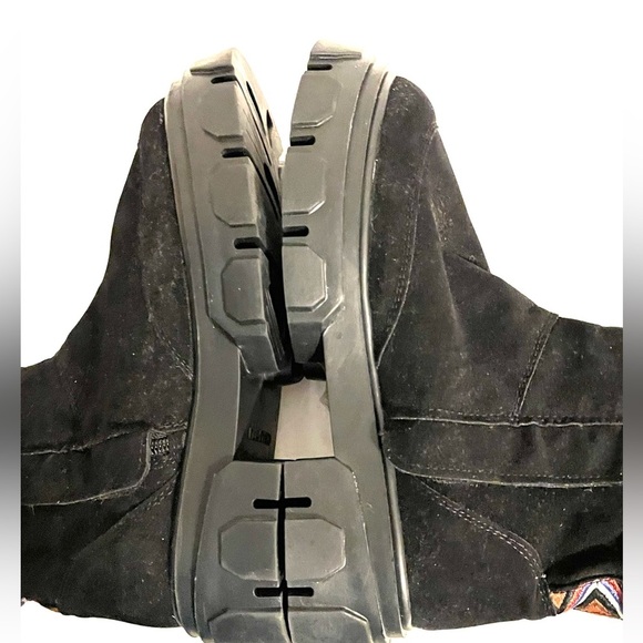 Farm Rio Tall Boot Lug Sole Black Tribal Ribbon MSRP $285 NWOT Sz 7 Vegan Suede - Picture 10 of 14